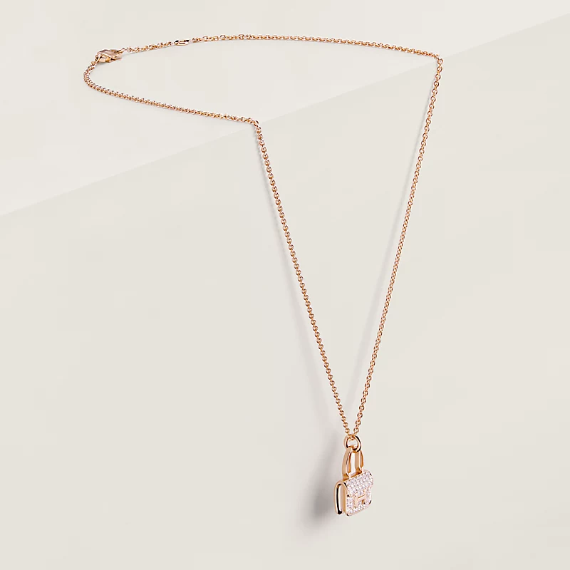 Amulettes Constance pendant